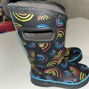 BOGS toddler kid's Black Boots with Colorful Rainbow Design